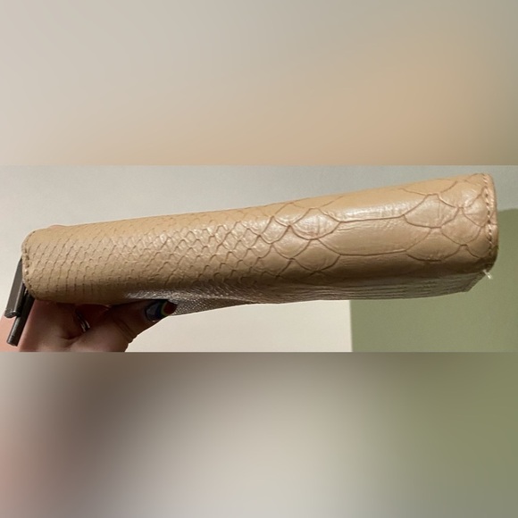 Steve Madden Python Beige Wallet - Picture 5 of 16